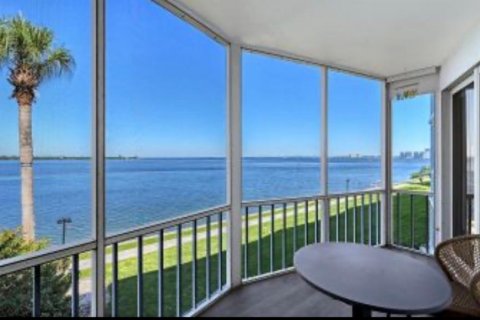 Condominio en venta en Sarasota, Florida, 2 dormitorios, 81.94 m2 № 2420004 - foto 15