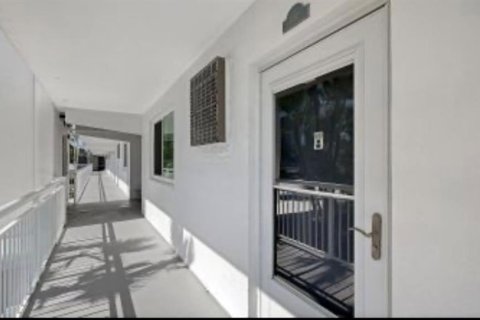 Condominio en venta en Sarasota, Florida, 2 dormitorios, 81.94 m2 № 2420004 - foto 2