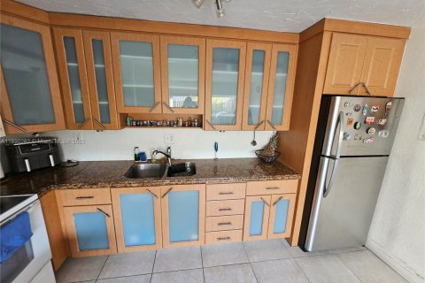 Copropriété à louer à Doral, Floride: 2 chambres, 72.46 m2 № 1946851 - photo 5