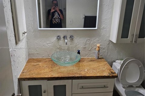 Copropriété à louer à Doral, Floride: 2 chambres, 72.46 m2 № 1946851 - photo 8