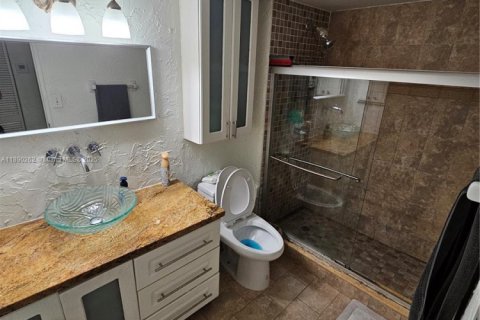 Copropriété à louer à Doral, Floride: 2 chambres, 72.46 m2 № 1946851 - photo 12