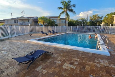 Copropriété à louer à Doral, Floride: 2 chambres, 72.46 m2 № 1946851 - photo 20