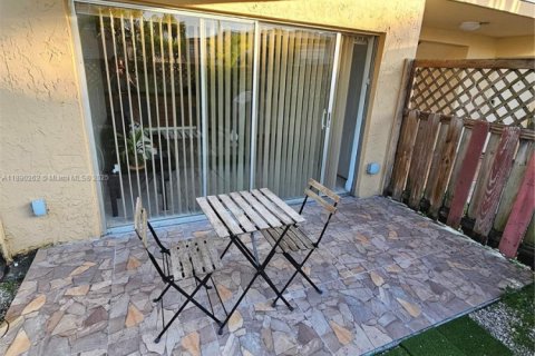 Copropriété à louer à Doral, Floride: 2 chambres, 72.46 m2 № 1946851 - photo 18