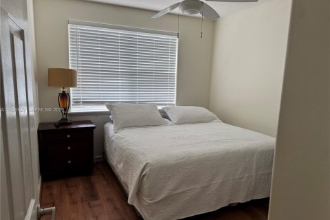 Снять в аренду таунхаус в Дорал, Флорида 4 спальни, 175.4м2, № 2034928 - фото 11