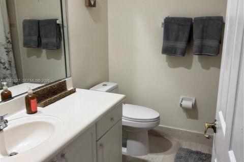 Снять в аренду таунхаус в Дорал, Флорида 4 спальни, 175.4м2, № 2034928 - фото 15