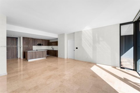 Condo in Miami, Florida, 1 bedroom  № 1952680 - photo 15