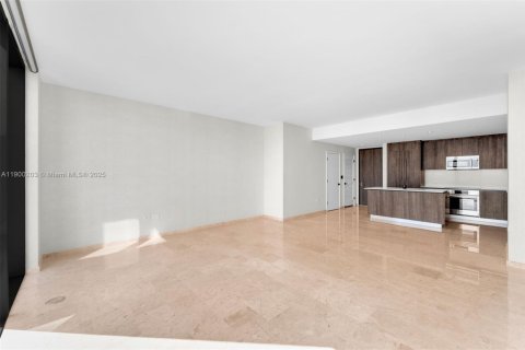 Condo in Miami, Florida, 1 bedroom  № 1952680 - photo 16