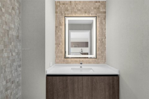 Condo in Miami, Florida, 1 bedroom  № 1952680 - photo 6
