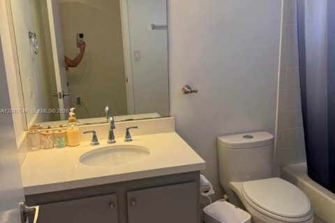 Townhouse in North Miami Beach, Florida 3 bedrooms, 109.81 sq.m. № 2087277 - photo 19