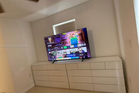 Townhouse in North Miami Beach, Florida 3 bedrooms, 109.81 sq.m. № 2087277 - photo 14