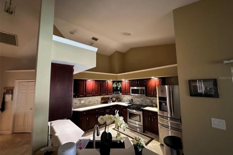 Villa ou maison à louer à Apopka, Floride: 4 chambres, 183.95 m2 № 2413714 - photo 5