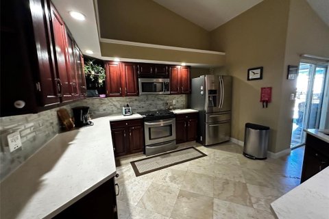Villa ou maison à louer à Apopka, Floride: 4 chambres, 183.95 m2 № 2413714 - photo 4