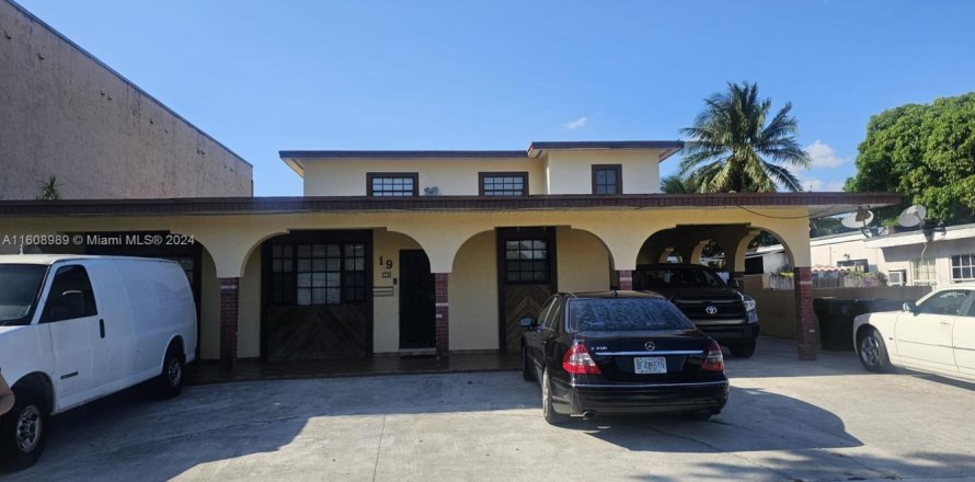 Casa en Hialeah, Florida 4 dormitorios, 268.95 m2 № 1863020