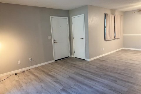 Copropriété à vendre à Gainesville, Floride: 2 chambres, 93.18 m2 № 1914121 - photo 8