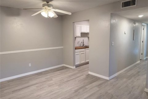 Copropriété à vendre à Gainesville, Floride: 2 chambres, 93.18 m2 № 1914121 - photo 3