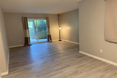 Copropriété à vendre à Gainesville, Floride: 2 chambres, 93.18 m2 № 1914121 - photo 7
