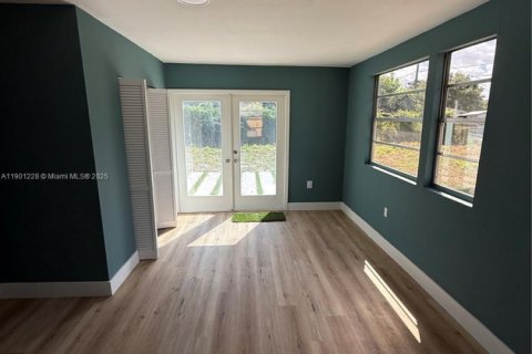 House in Vero Beach, Florida 4 bedrooms, 86.96 sq.m. № 2016372 - photo 25