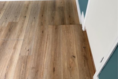 House in Vero Beach, Florida 4 bedrooms, 86.96 sq.m. № 2016372 - photo 20