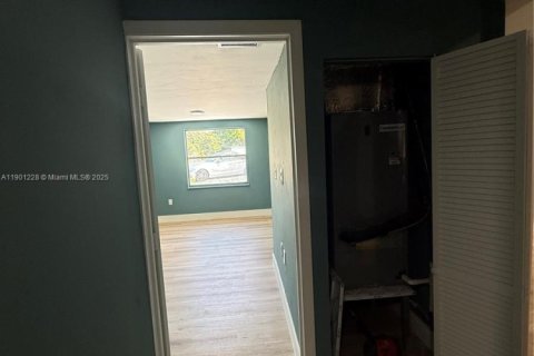 House in Vero Beach, Florida 4 bedrooms, 86.96 sq.m. № 2016372 - photo 10