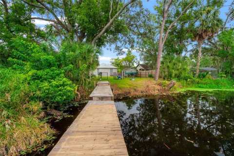 House in Tampa, Florida 4 bedrooms, 142.14 sq.m. № 1899715 - photo 29