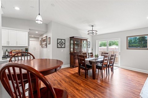 House in Tampa, Florida 4 bedrooms, 142.14 sq.m. № 1899715 - photo 12