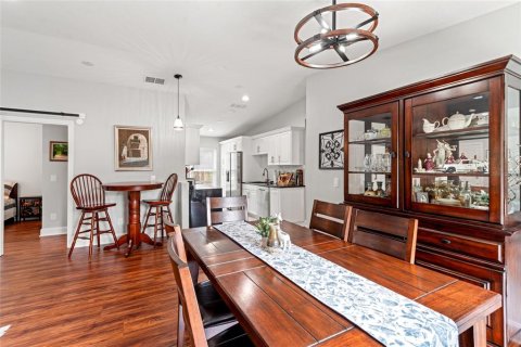 House in Tampa, Florida 4 bedrooms, 142.14 sq.m. № 1899715 - photo 13
