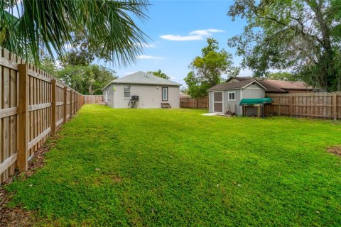 House in Tampa, Florida 4 bedrooms, 142.14 sq.m. № 1899715 - photo 27