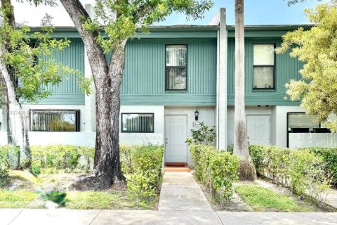Townhouse in Pembroke Pines, Florida 2 bedrooms, 112.78 sq.m. № 1883821 - photo 15
