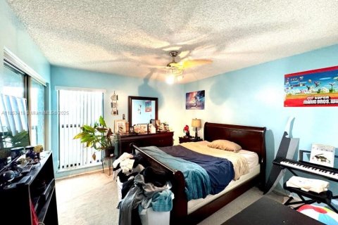 Townhouse in Pembroke Pines, Florida 2 bedrooms, 112.78 sq.m. № 1883821 - photo 22