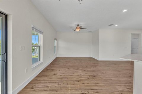 Villa ou maison à vendre à Port Charlotte, Floride: 4 chambres, 242.38 m2 № 1833627 - photo 16