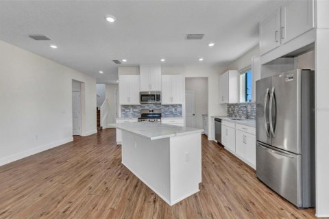 Villa ou maison à vendre à Port Charlotte, Floride: 4 chambres, 242.38 m2 № 1833627 - photo 11