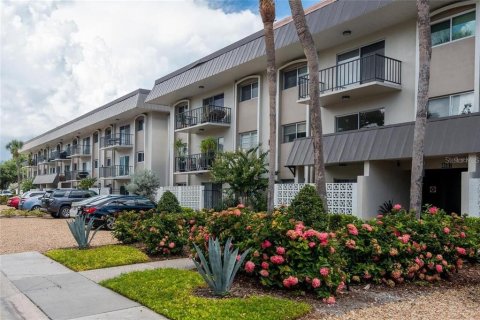 Condominio en alquiler en Tampa, Florida, 1 dormitorio, 65.03 m2 № 1918430 - foto 2