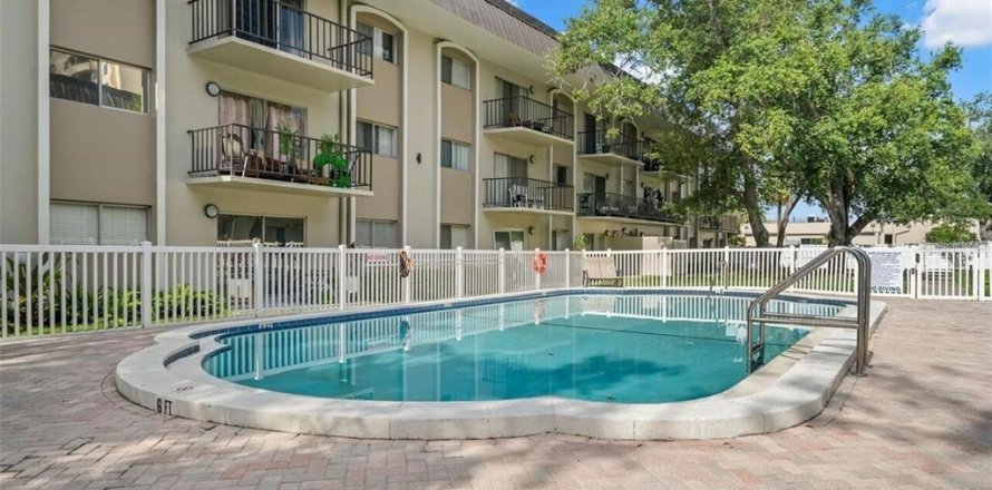 Condominio en Tampa, Florida, 1 dormitorio № 1918430