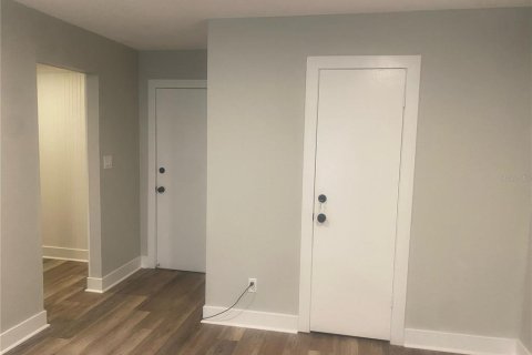 Condominio en alquiler en Tampa, Florida, 1 dormitorio, 65.03 m2 № 1918430 - foto 4