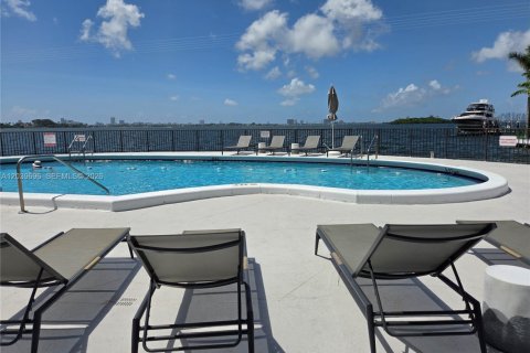 Condo in North Miami, Florida, 1 bedroom  № 2086413 - photo 6