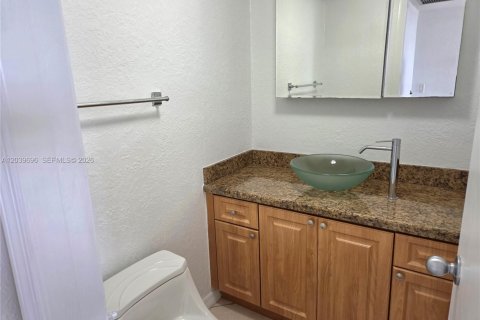 Condo in North Miami, Florida, 1 bedroom  № 2086413 - photo 14