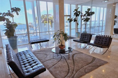 Condo in North Miami, Florida, 1 bedroom  № 2086413 - photo 9