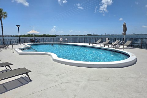 Condo in North Miami, Florida, 1 bedroom  № 2086413 - photo 22