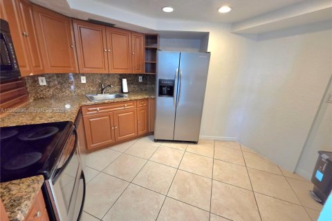 Condo in North Miami, Florida, 1 bedroom  № 2086413 - photo 15