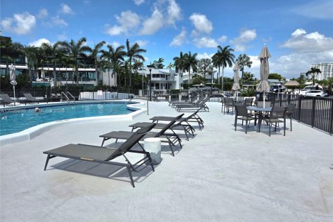 Condo in North Miami, Florida, 1 bedroom  № 2086413 - photo 20