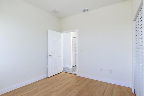 Villa ou maison à louer à Port Charlotte, Floride: 5 chambres, 229.19 m2 № 2395679 - photo 15