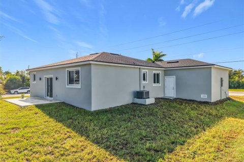 Villa ou maison à louer à Port Charlotte, Floride: 5 chambres, 229.19 m2 № 2395679 - photo 28
