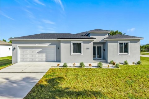 Villa ou maison à Port Charlotte, Floride 5 chambres, 229.19 m2 № 2395679