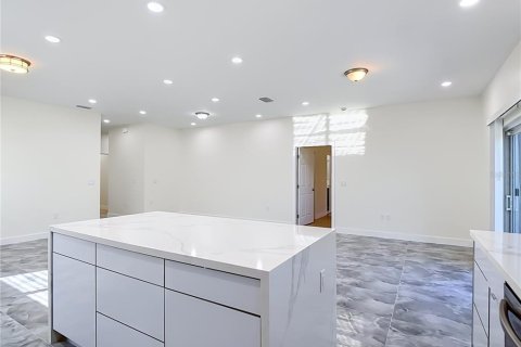 Villa ou maison à louer à Port Charlotte, Floride: 5 chambres, 229.19 m2 № 2395679 - photo 8
