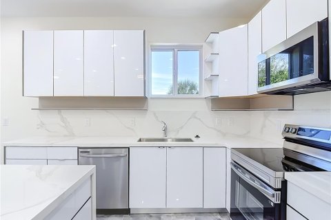 Villa ou maison à louer à Port Charlotte, Floride: 5 chambres, 229.19 m2 № 2395679 - photo 7