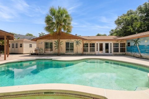 House in Orlando, Florida 5 bedrooms, 251.86 sq.m. № 1844915 - photo 5