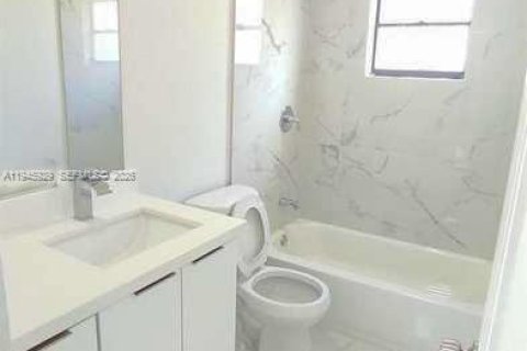 Villa ou maison à vendre à Port St. Lucie, Floride: 3 chambres, 184.97 m2 № 2004597 - photo 11