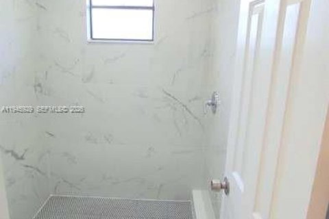 Villa ou maison à vendre à Port St. Lucie, Floride: 3 chambres, 184.97 m2 № 2004597 - photo 9