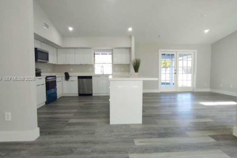 Villa ou maison à vendre à Port St. Lucie, Floride: 3 chambres, 184.97 m2 № 2004597 - photo 6