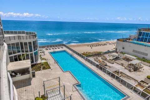 Condo in Sunny Isles Beach, Florida, 2 bedrooms  № 1661165 - photo 26